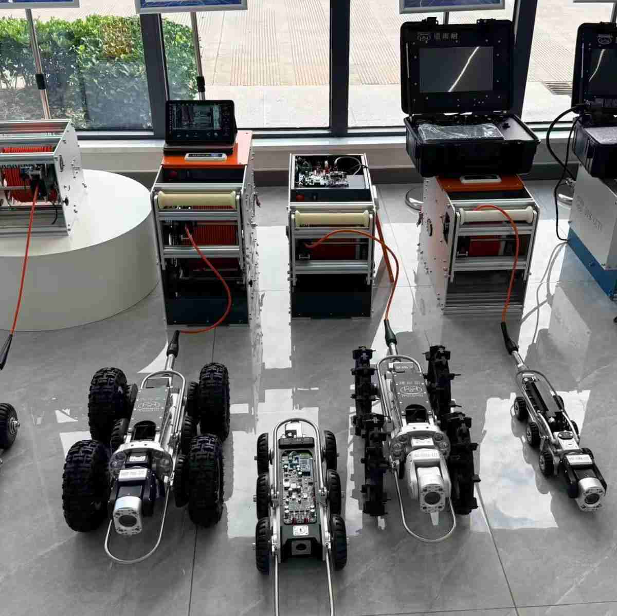 Daoyunai CCTV Crawler with Adjustable Lift & 400m Reach